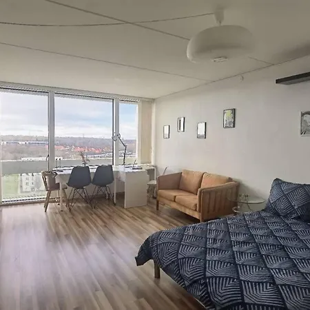 Apartment 9th Floor With Great City View *